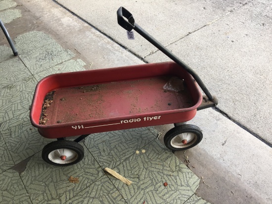 Radio 9A Flyer Wagon-Bed Is 13" x 28"