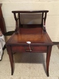 Imperial, Grand Rapids, Mahognay End Table W/Leather Top