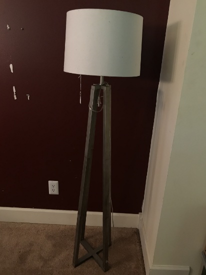 Metal Decorator Floor Lamp W/Shade