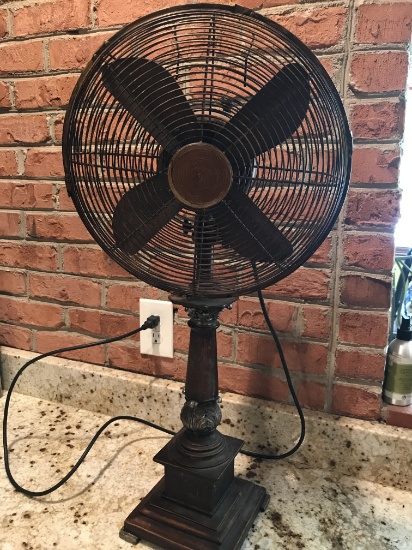 Antique Look Oscillating 3-Speed Fan-Working!