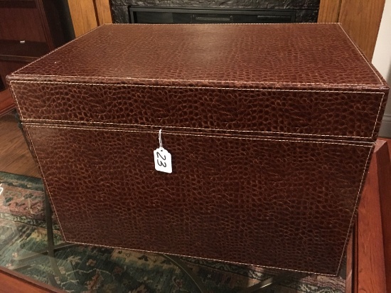 Lidded Decorator Box