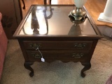 Ethan Allen Cherry Lamp Table W/Glass Insert