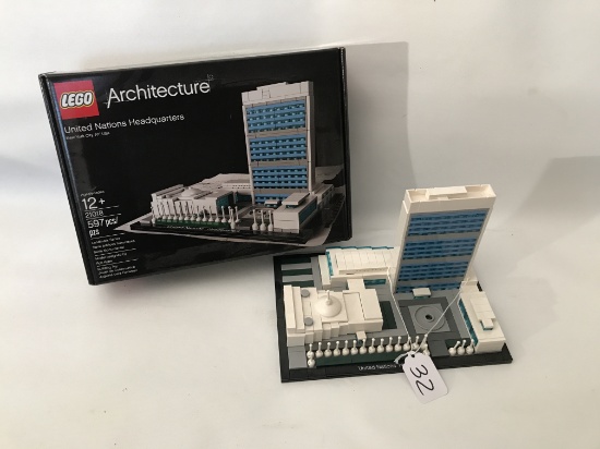 Legos United Nations Headquarters Model W/Box