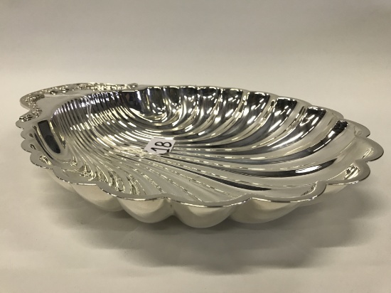 Wm. Rogers "Victorian Rose" Shell Design Bowl