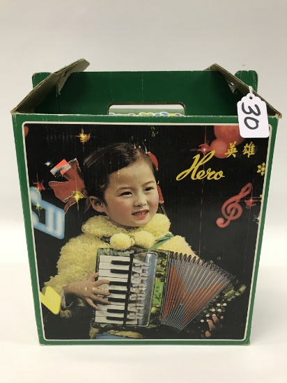 Hero Popcorn Accordian W/Box