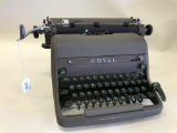 Vintage Royal Typewriter in Good Condition