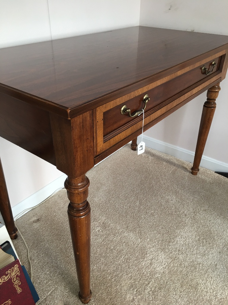 Lot Vintage Thomasville Mahogany 1 Drawer Writing Desk Proxibid