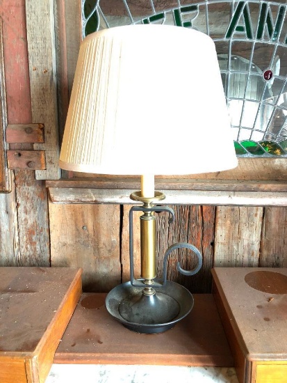 Decorative metal lamp