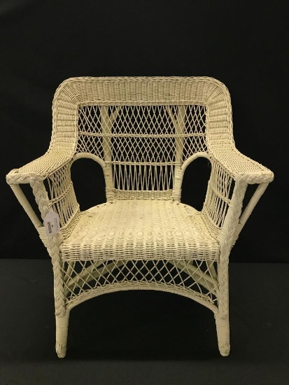 White Wicker Arm chair