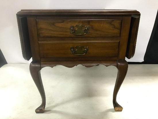 Pennsylvania House Cherry Drop Leaf End Table W/Queen Anne Legs