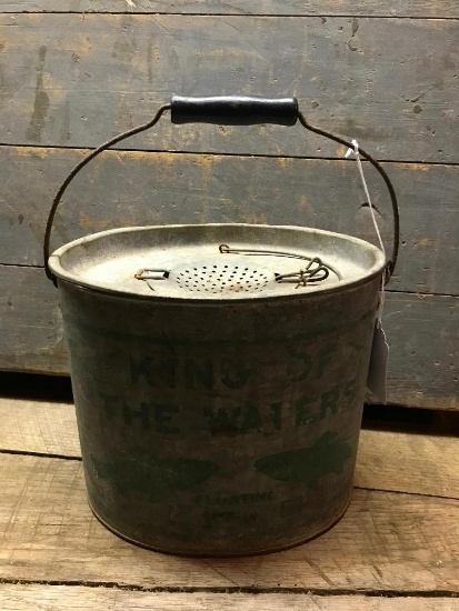 Vintage "King Of The Waters" Floating Oval Minnow Bucket
