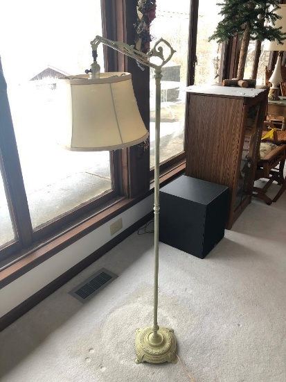 Vintage Floor Lamp W/Cast Iron Base