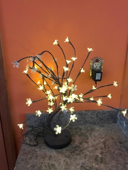 Tree Design Decorator Lamp W/Adjustable Limbs