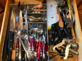 Contents Of Large Kitchen Drawer