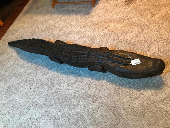 Large Carved Wooden Alligator From 1 Piece Of Wood