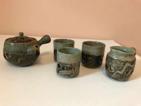 Decorative Japanese Tea Set, Cones with What is shown