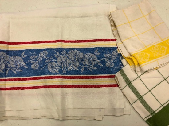 Table Cloth With Tea Towels.