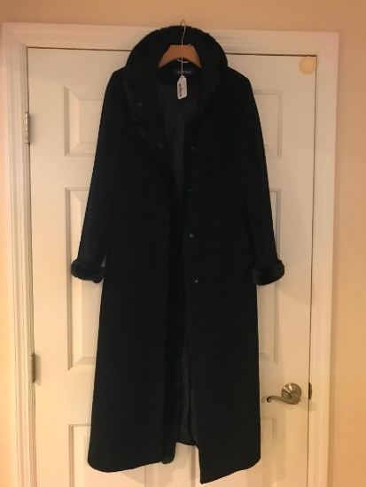 Ellen Tracy, Size Small, Full Length Ladies Coat,