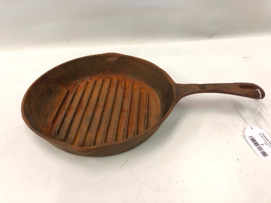 Cast Iron Skillet By Benjamin & Medwin