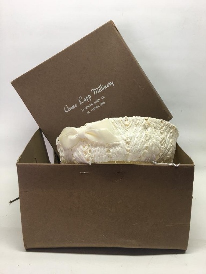 Vintage Ladies Spring Hat In Original Box From Mt. Vernon, Ohio