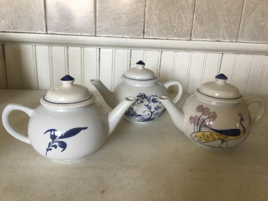 Group Of (3) Williamsburg, Virginia Campbells Tavern Teapots