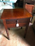 Vintage 2-Drawer Night Stand