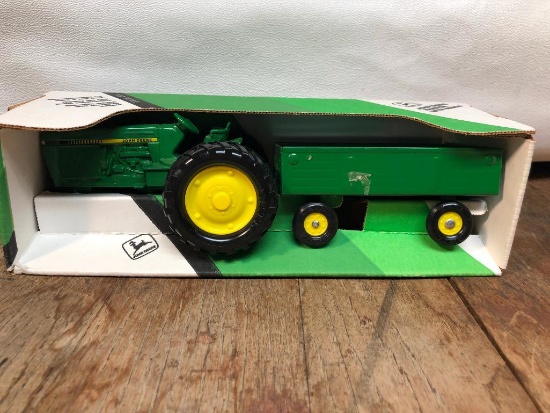 Ertl John Deere Tractor W/Wagon