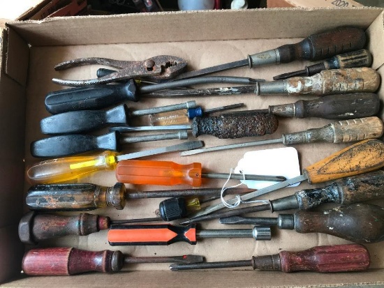 large Lot Of Screwdrivers