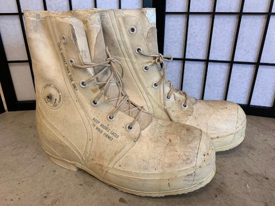 Military Anarctic Boots-Size 12