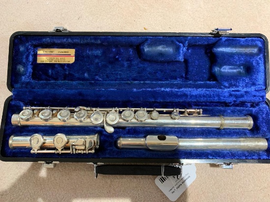 W.T. Armstrong Flute In Velvet Lined Case (Model 90)