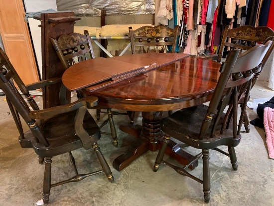 Pine Round Table W/(2) Leaves & (6) Stenciled Chairs