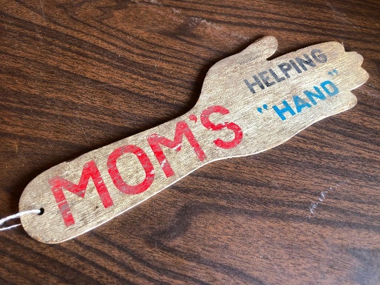 Vintage 'Mom's Helping Hands" Souvenir From Frankenmouth, Mich.