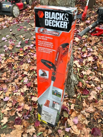 New in Box Black N Decker Electric Weed Eater