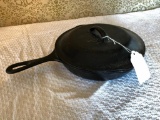 Lodge Cast Iron Skillet W/Lid