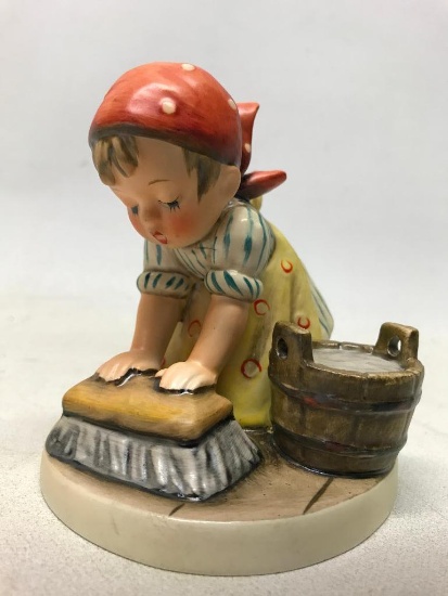 Hummel Figurine: Big House Cleaning