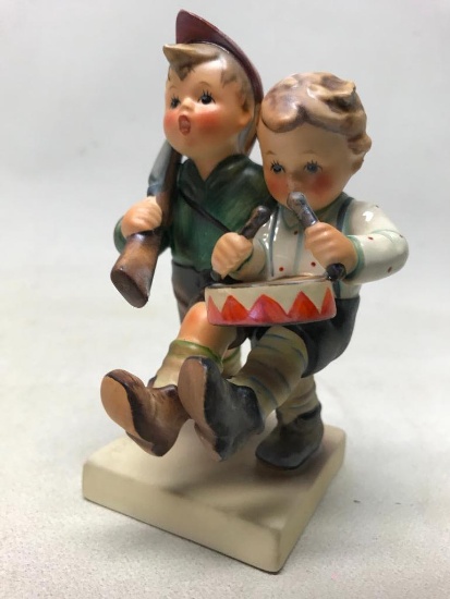 Hummel Figurine: Volunteers