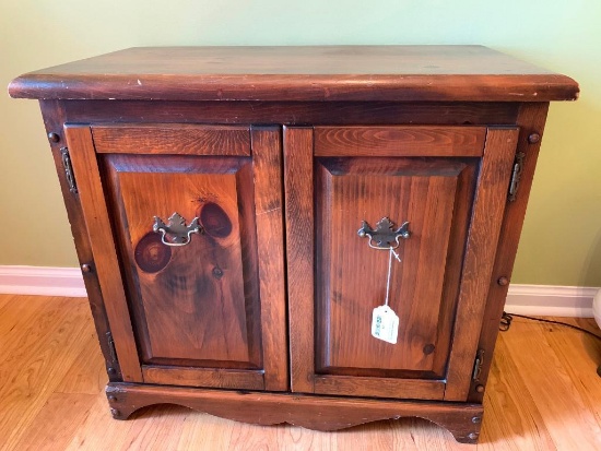 Pine 2-Door Record Cabinet