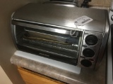 Black & Decker Toaster Oven & GE 4-Slice Bagel Bread Toaster