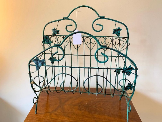 Wire Decorator Magazine Holder