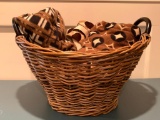 Decorator Basket W/Three Blankets