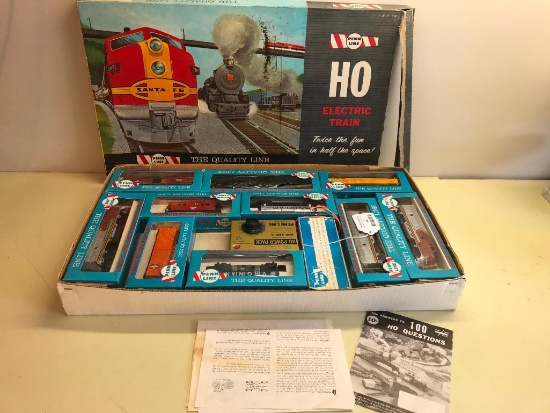 Nice HO Scale "Penn Line" Electric Train Set In Original Box