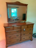 Vintage Sprague & Carlton Maple (8) Drawer Dresser W/Attached Mirror