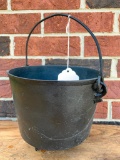 Antique (1) Gallon Cast Iron Gypsy Pot W/Bail