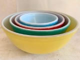 Vintage Pyrex Nest-Of-Bowls