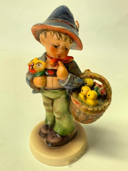 Hummel Figurine, "Easter Greetings"