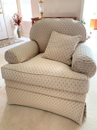 Ethan Allen, Overstuffed Living Room Chair, 35 Inches Tall