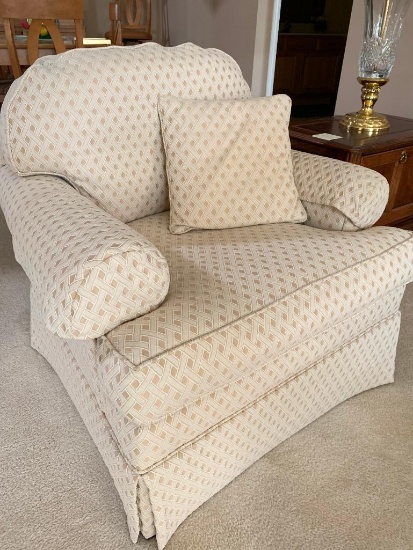 Ethan Allen, Overstuffed, Living Room Chair, 35 Inches Tall