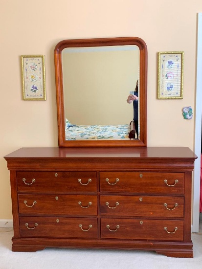 Mahogany Finish, Dresser with Mirror