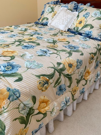 Group of Queen Size Bedding