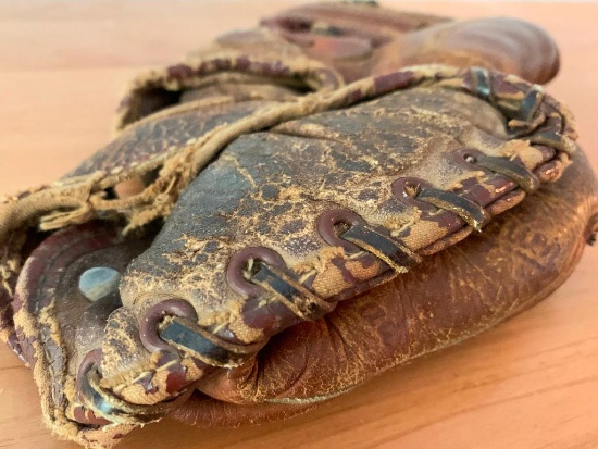 Antique, MacGregor, Big League, GB 32 Baseball Glove